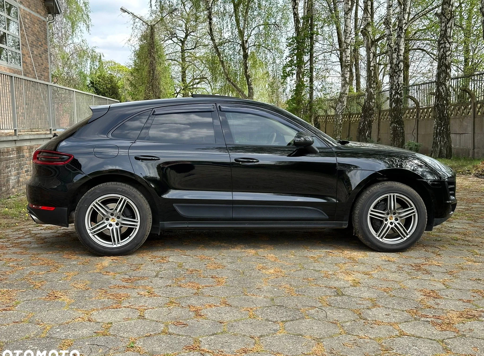 Porsche Macan cena 127000 przebieg: 166500, rok produkcji 2015 z Katowice małe 121